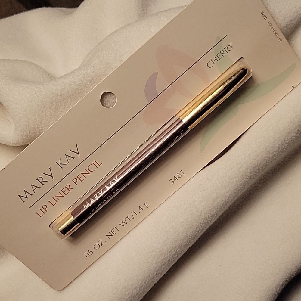 Mary Kay Cherry Lip Liner Pencil